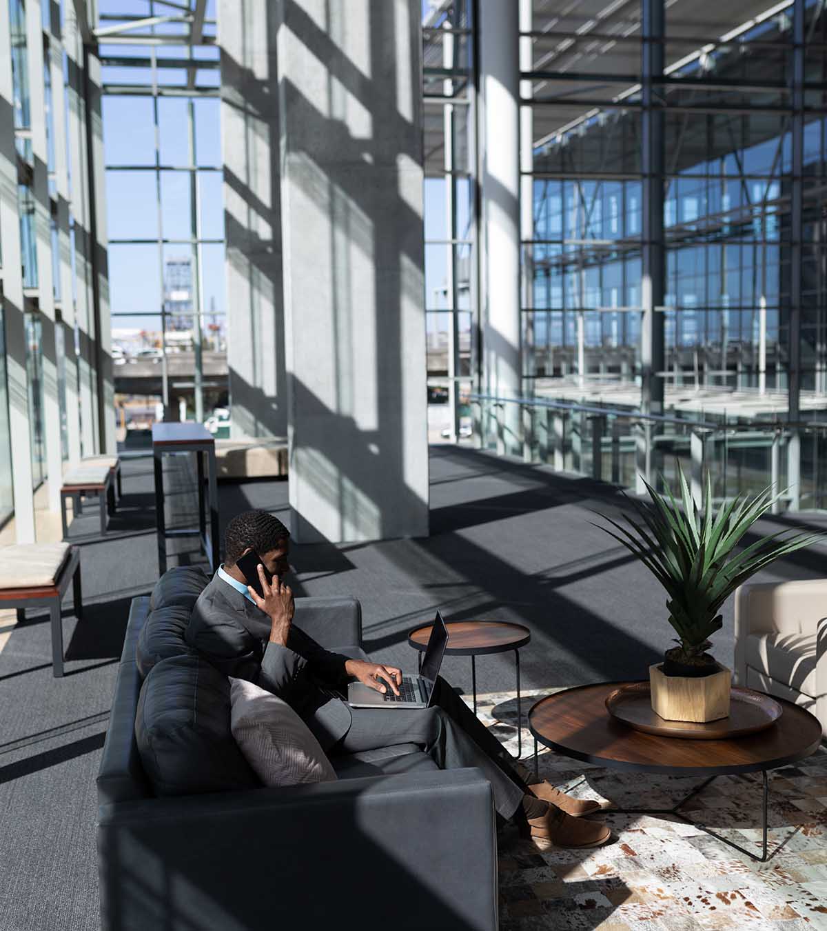 株式会社エース